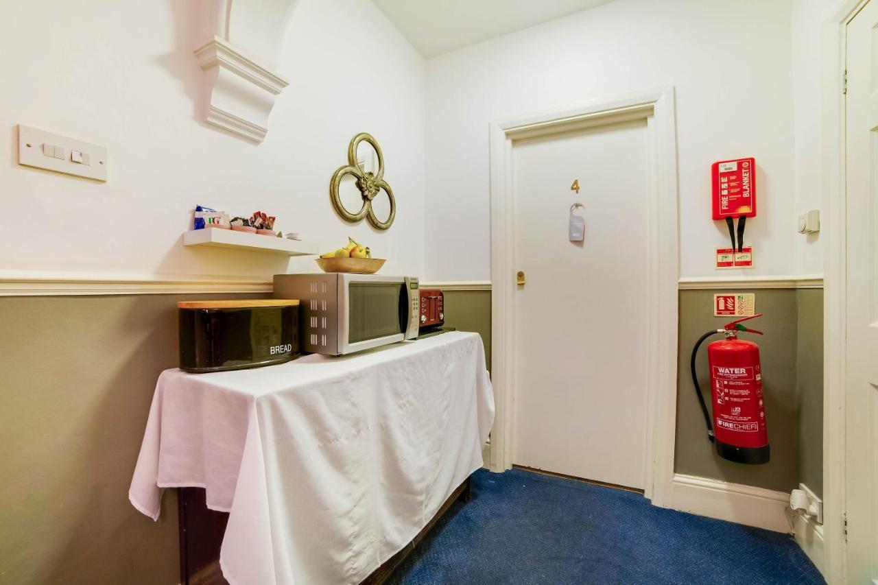 פארנבורו Airport Lodge מראה חיצוני תמונה